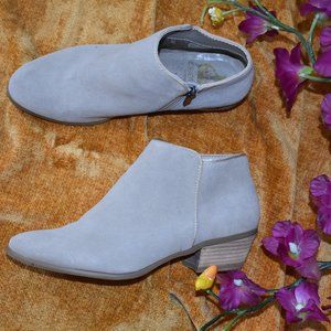 Beige suede ankle boot